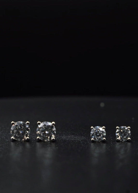 Round VVS Stud Earrings